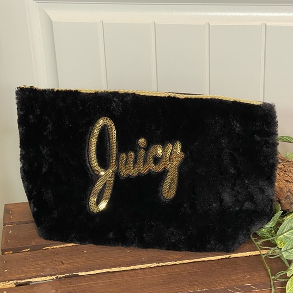 New! Juicy Couture Black Faux Fur Cosmetic Bag - Picture 3 of 15